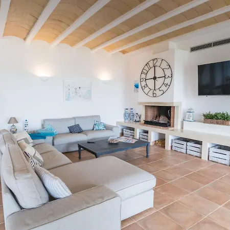 De Lujo Frente A La Playa Binisafua