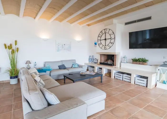 De Lujo Frente A La Playa Binisafua