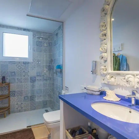 De Lujo Frente A La Playa فيلة Binisafua